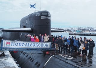 El crucero submarino atómico "Novomoskovsk", armado con misiles balísticos "Sineva", se prepara para zarpar