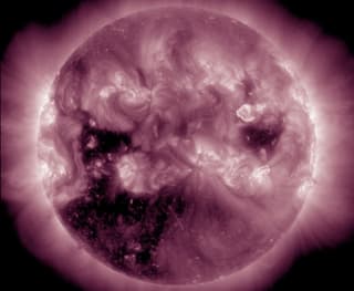 Powerful magnetic storms will hit Earth on the weekend: peak activity expected on Sunday morning