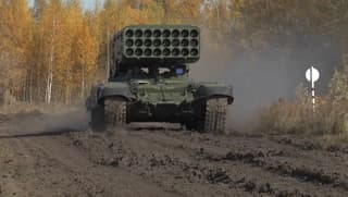 Почему танк Т-90МС «Прорыв» бежевый, а вездеход ТМ-140 «Высокоточки» — оранжевый?