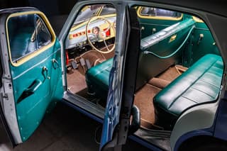 El renacimiento de una leyenda: el primer taxi soviético vuelve a las calles de Moscú