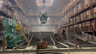 Main engine loaded onto Arctic dry cargo vessel of RSD59ARC project