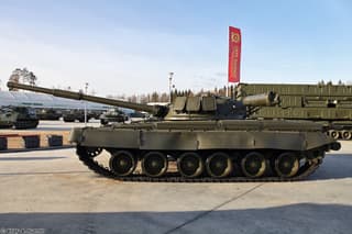 Militares revelan forma de simular tanques T-80 averiados para engañar al enemigo
