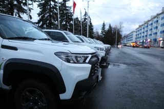 Se cambiaron a "Nivas": en Ufa, los funcionarios recibieron crossovers de servicio de producción rusa