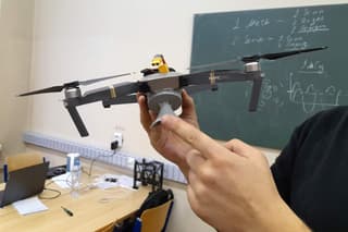 Grita más fuerte: en la Universidad de San Petersburgo han desarrollado un dron que encuentra a personas perdidas por el sonido