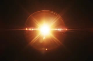 The sun woke up: three flares registered in 24 hours, including one of level M1.9