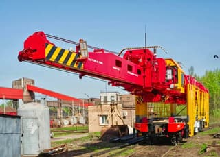 Modernized track-laying crane UK 25/25 sent to the Kursk region