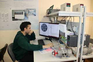 Primera laboratorio de formación en Rusia con una clase de automatización industrial totalmente sustituida por importaciones se inauguró en Carelia