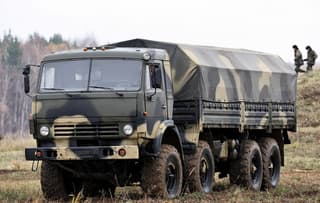 «Бронирование — решение проблемы»: в Defence 24 указали на ценное обновление тягача КамАЗ-6350