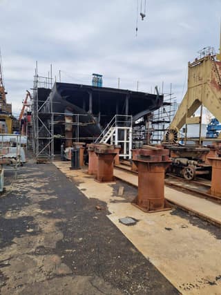 Shipbuilders in Nakhodka are completing hull work on the crabber "Viliga"