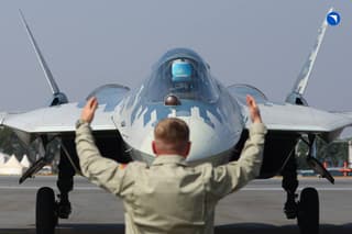 Алжир получил партию российских истребителей Су-35СЭ и Су-57