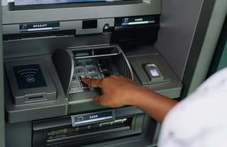 Fighting Droppers: Russia to Introduce a Limit of 100,000 Rubles per Month on Transfers Starting May 15