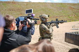 "Kalashnikov" presented the latest shortened AK-12K and AK-12SK assault rifles for the first time