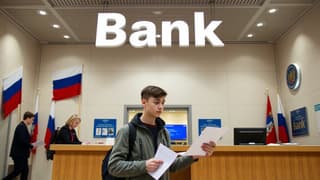 Bank Accounts for Teenagers May Only Be Opened with Parental Approval