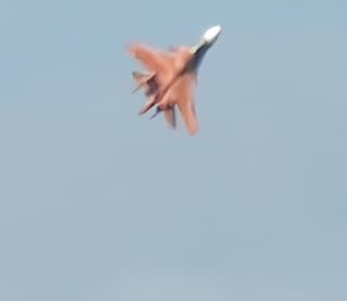 Появились кадры экспортного истребителя-бомбардировщика Су-34 в необычном камуфляже