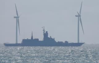 El portador de "Kalibr" y "Uran", la corbeta "Stoykiy", abandonó la Flota del Báltico