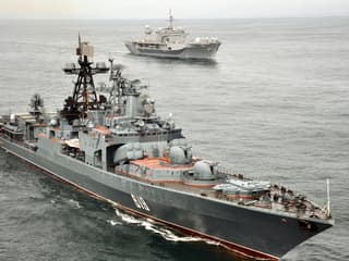 Portadores de "Kinzhales" "Severomorsk" y "Vicealmirante Kulakov" zarparon hacia el Mar de Barents en busca de submarinos "enemigos"