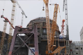 Putin visitó el sitio de construcción de la central nuclear de Kursk-2 en Kurchatov