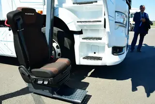 Camión para personas con discapacidad: KamAZ presenta el camión de largo recorrido KamAZ-54901 con control manual