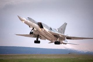 Крылатому «убийце авианосцев» Ту-22М3 рано уходить на покой