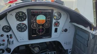 Ningún dron podrá volar: el sistema de a bordo "Gorizont-25" fue probado en el avión Yak-52B2