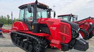 Новый гусеничный трактор BELARUS 2303 показали на выставке «БЕЛАГРО-2025»