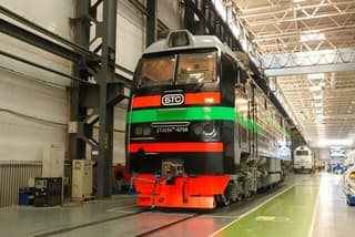 Tres nuevas locomotoras diésel 2TE25KM para la empresa "BaltTransService" fueron entregadas en BMZ