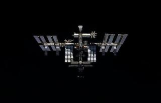 Утечка устранена: Роскосмос завершил герметизацию переходной камеры модуля «Звезда» на МКС