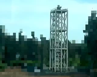 Aparecen imágenes del sistema de misiles y cañones antiaéreos Pantsir-S1 en una torre de celosía para repeler ataques de drones