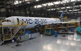 ОАК пересмотрит план поставок SJ-100 и МС-21: на что могут рассчитывать авиакомпании