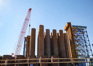 Cofferdam Installation Begins on Lena Bridge Construction — Piers Erected in Riverbed