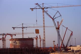 The third tier of the reactor containment has begun to be installed at power unit No. 2 of the El Dabaa NPP
