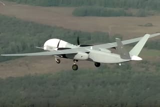 Prototipo del dron de reconocimiento "Altius-RU" se estrelló contra una casa de campo en Kazán