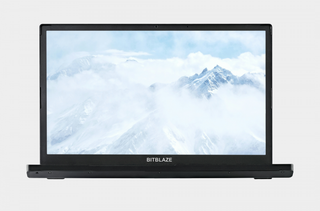 C процессором «Эльбрус»: первый российский ноутбук Bitblaze Titan 2С315 представили на выставке «Иннопром-2025»