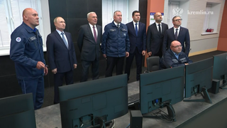Putin llegó a Magnitogorsk: primero visitó la planta metalúrgica MMK y observó 32 toneladas de coque