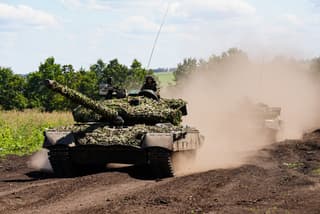 «Летающий танк» Т-80БВМ набрал рекордную скорость: в УВЗ его к такому не готовили