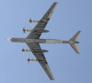 Los bombarderos estratégicos Tu-95MS volaron durante más de 15 horas sobre el mar de Bering