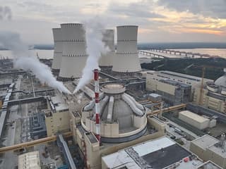 Un paso más hacia el lanzamiento de la unidad de energía No. 1 de la central nuclear de Rooppur: los especialistas nucleares purgaron la tubería de vapor en la sala de turbinas