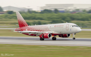 Авиакомпания «Россия» обследовала самолёт SSJ-100 на наличие конструкторских дефектов
