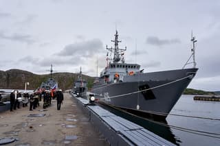 Portatrolles submarino no tripulado "Afanasi Ivannikov" llega a Polyarny