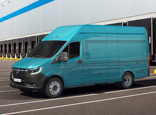 La planta de automóviles de Gorki presentó la nueva "GAZelle NN" con techo "extralto"