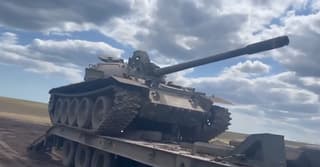 Сдули пыль времён: полувековой танк Т-55 вернули в строй в России