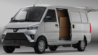 Correos de Rusia prueba el coche eléctrico SOVA 25
