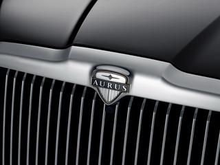 Продажи новых автомобилей Aurus в России снизились почти в три раза