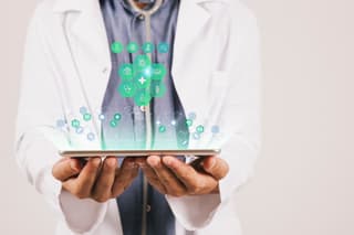 Obligarán a los desarrolladores de IA médica a transmitir automáticamente los datos de fallos a Roszdravnadzor