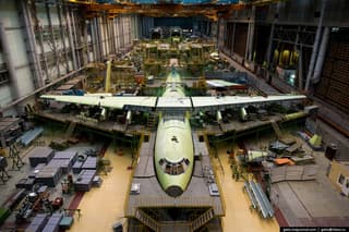 Rusia invertirá 765.000 millones de rublos en el proyecto "Producción de aviones y helicópteros"