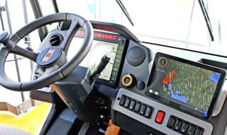 Asientos con elevador neumático, tableta de 10 pulgadas: BelAZ mostró la cabina de nueva generación