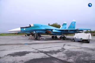 Zares de batallas celestiales: un lote de nuevos "patitos de combate" Su-34 fue construido en Rusia