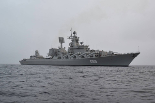 Ракетный крейсер проекта 1164 «Маршал Устинов» применил ЗРК «Кинжал», отражая налёт условного противника в акватории Баренцева моря