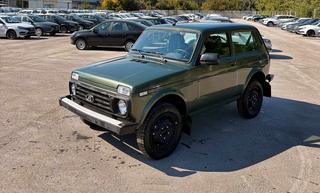 Lada Niva Legend начали красить в новый цвет