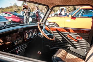 En el Consejo de la Federación propusieron deshacerse gradualmente de los coches con volante a la derecha en Rusia